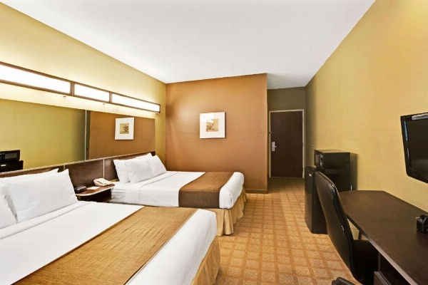 Microtel Inn & Suites By Wyndham Bryson City image 13