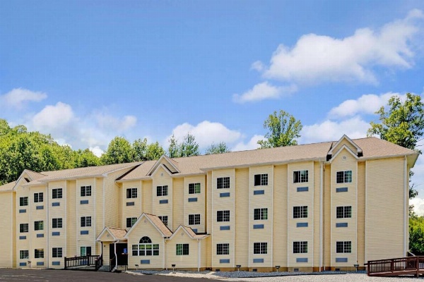 Microtel Inn & Suites By Wyndham Bryson City image 6
