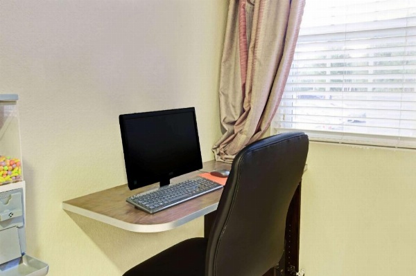 Microtel Inn & Suites By Wyndham Bryson City image 8